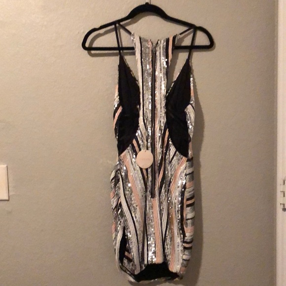 Perfect dress for a night out! - Picture 2 of 2